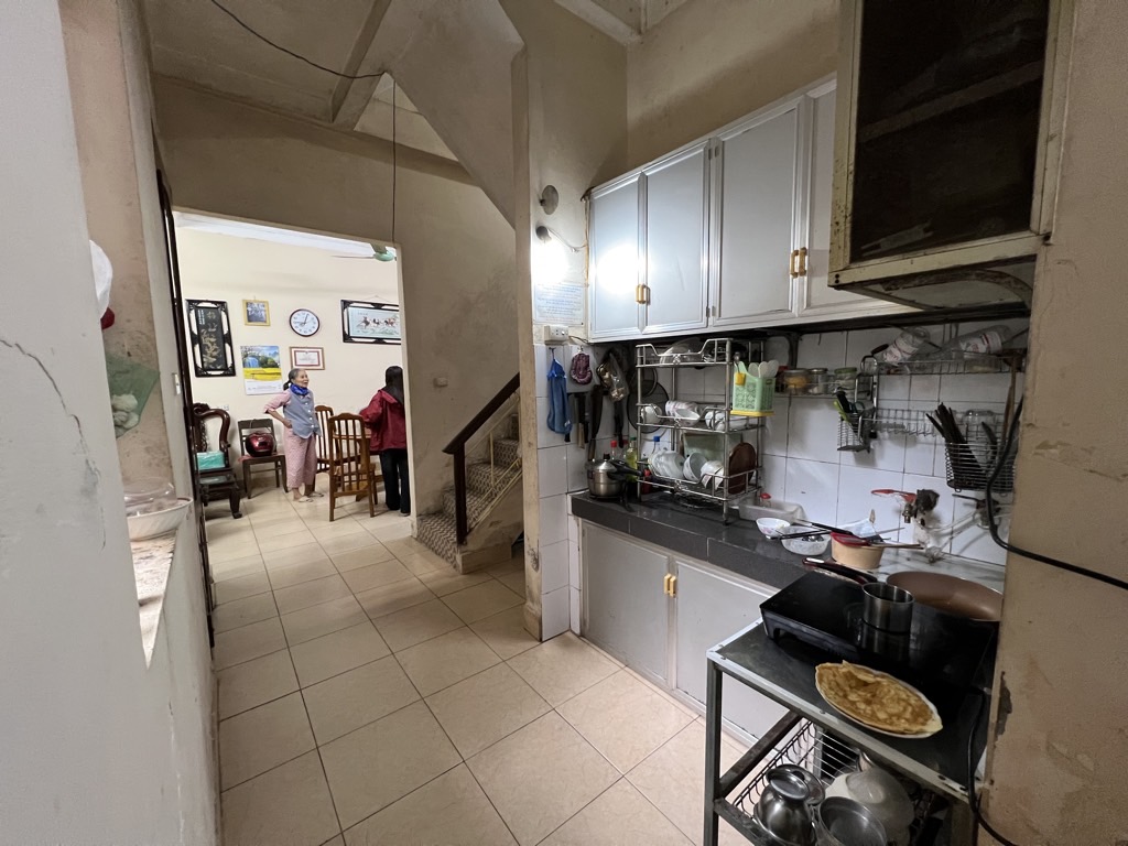 Bán nhà Nguyễn Huy Tưởng - diện tích 76m2 3 tầng - ô tô tránh - giá 13 tỷ