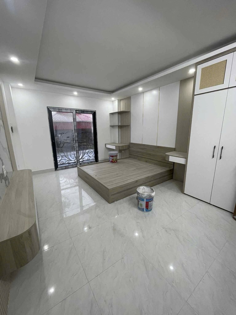 Bán nhà Vĩnh Hưng - diện tích 30m2 5 tầng - mặt ngõ ô tô - giá 9,7 tỷ