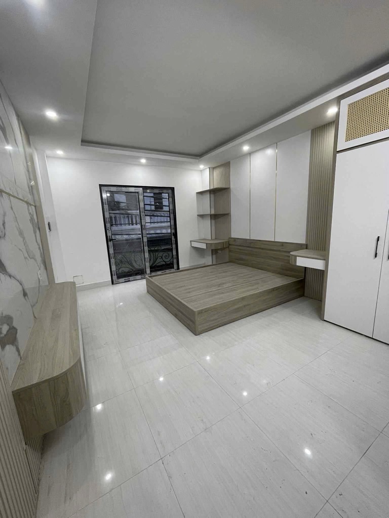 Bán nhà Vĩnh Hưng - diện tích 30m2 5 tầng - mặt ngõ ô tô - giá 9,7 tỷ