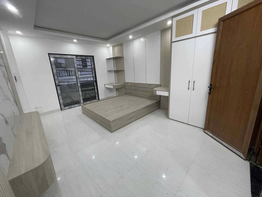 Bán nhà Vĩnh Hưng - diện tích 30m2 5 tầng - mặt ngõ ô tô - giá 9,7 tỷ