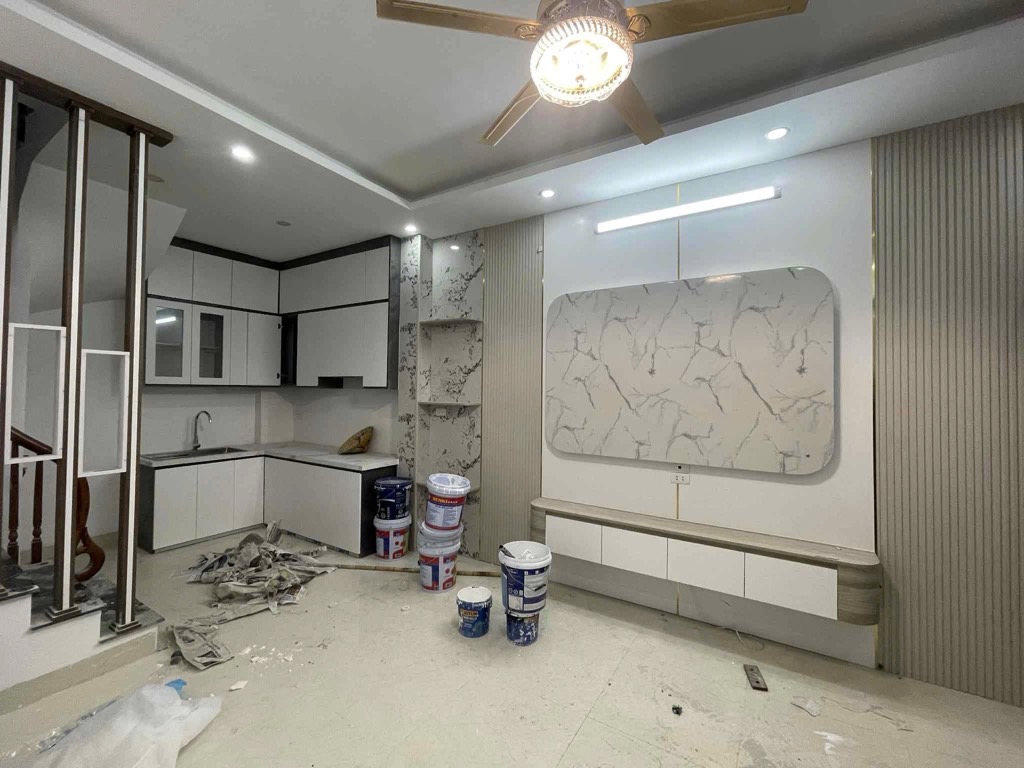 Bán nhà Vĩnh Hưng - diện tích 30m2 5 tầng - mặt ngõ ô tô - giá 9,7 tỷ