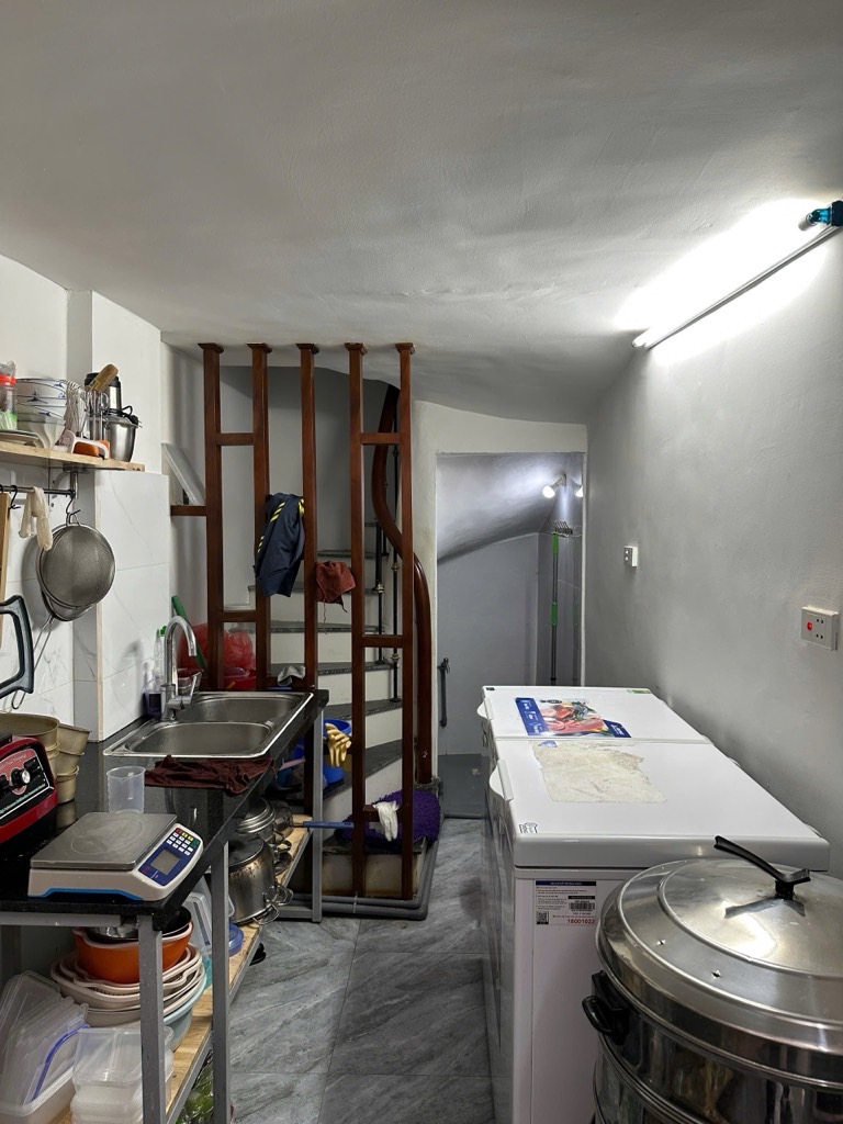 Bán nhà Trại Cá - diện tích 20m2 5 tầng - Mặt ngõ ô tô - giá 5,1 tỷ