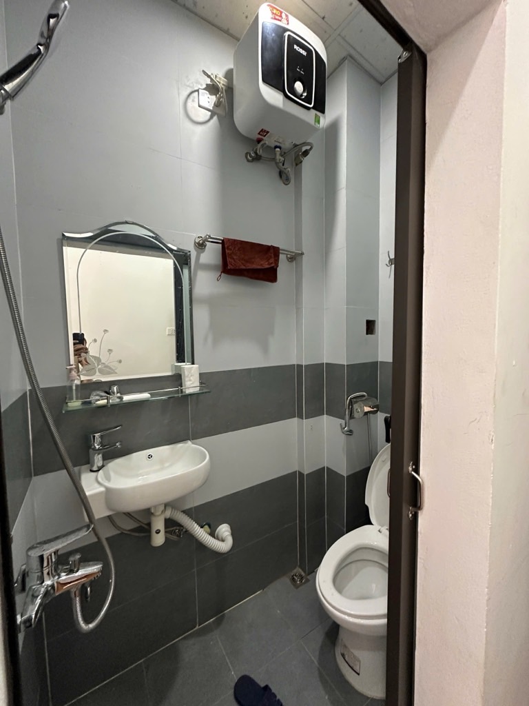 Bán nhà Trại Cá - diện tích 20m2 5 tầng - Mặt ngõ ô tô - giá 5,1 tỷ