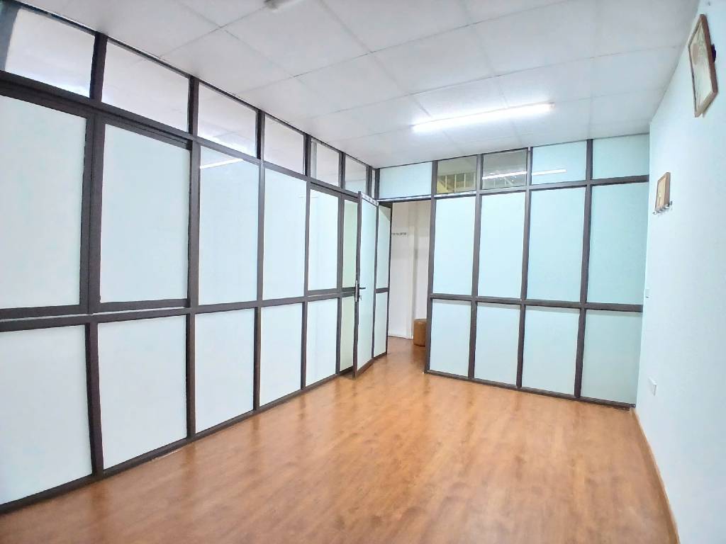 Bán nhà Định Công Hạ - diện tích 36m2 3 tầng - GẦN Ô TÔ - NHÀ ĐẸP - SÁT PHỐ - VIEW HỒ - TẶNG NỘI THẤT - giá 3,5 tỷ