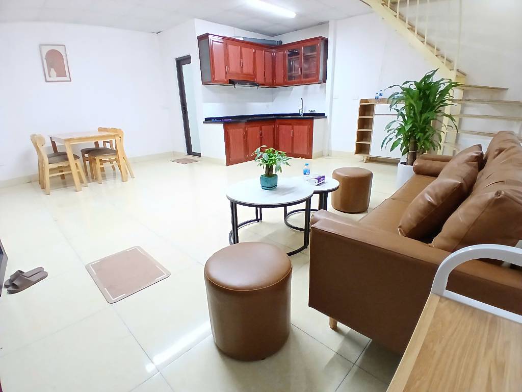 Bán nhà Định Công Hạ - diện tích 36m2 3 tầng - GẦN Ô TÔ - NHÀ ĐẸP - SÁT PHỐ - VIEW HỒ - TẶNG NỘI THẤT - giá 3,5 tỷ