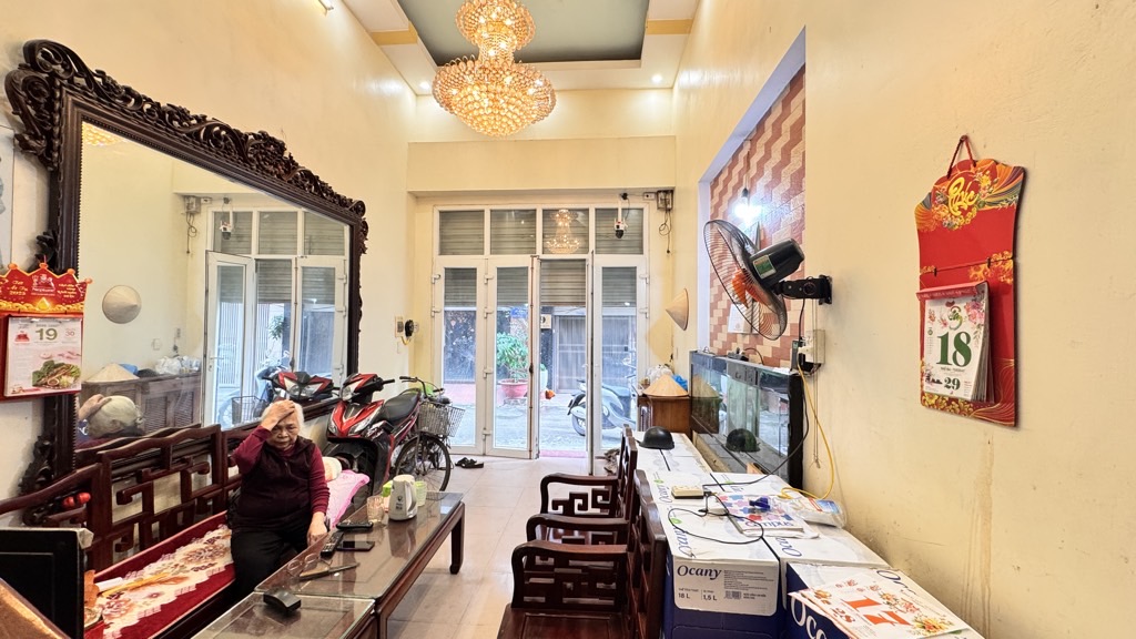 Bán nhà Giải Phóng - diện tích 37,6m2 5 tầng - ô tô vào nhà - giá 13,9 tỷ