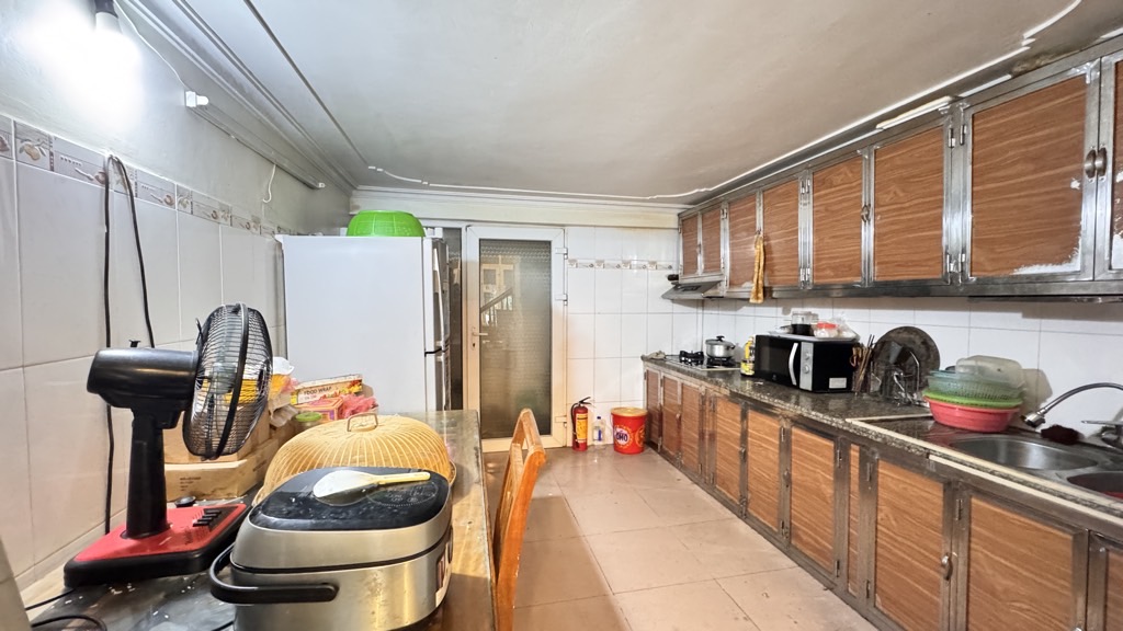 Bán nhà Giải Phóng - diện tích 37,6m2 5 tầng - ô tô vào nhà - giá 13,9 tỷ