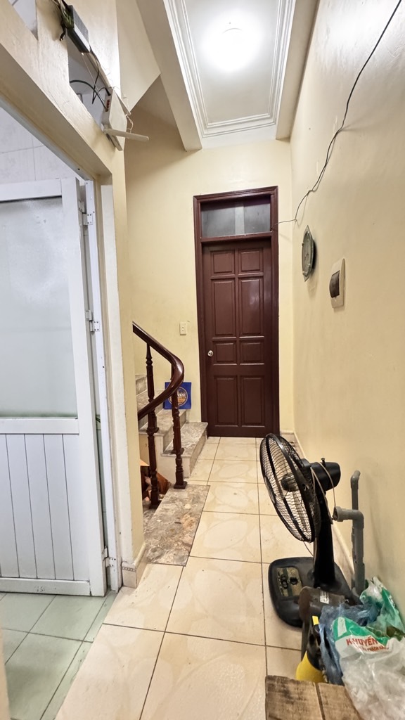 Bán nhà Giải Phóng - diện tích 37,6m2 5 tầng - ô tô vào nhà - giá 13,9 tỷ