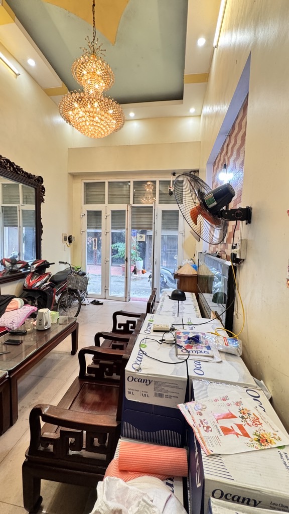 Bán nhà Giải Phóng - diện tích 37,6m2 5 tầng - ô tô vào nhà - giá 13,9 tỷ