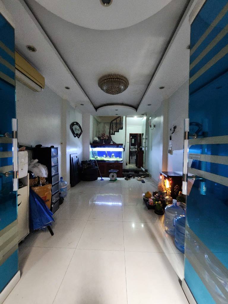 Bán nhà Trần Khát Chân - diện tích 28.2m2 5 tầng - Nhà đẹp dân xây - giá 8,5 tỷ