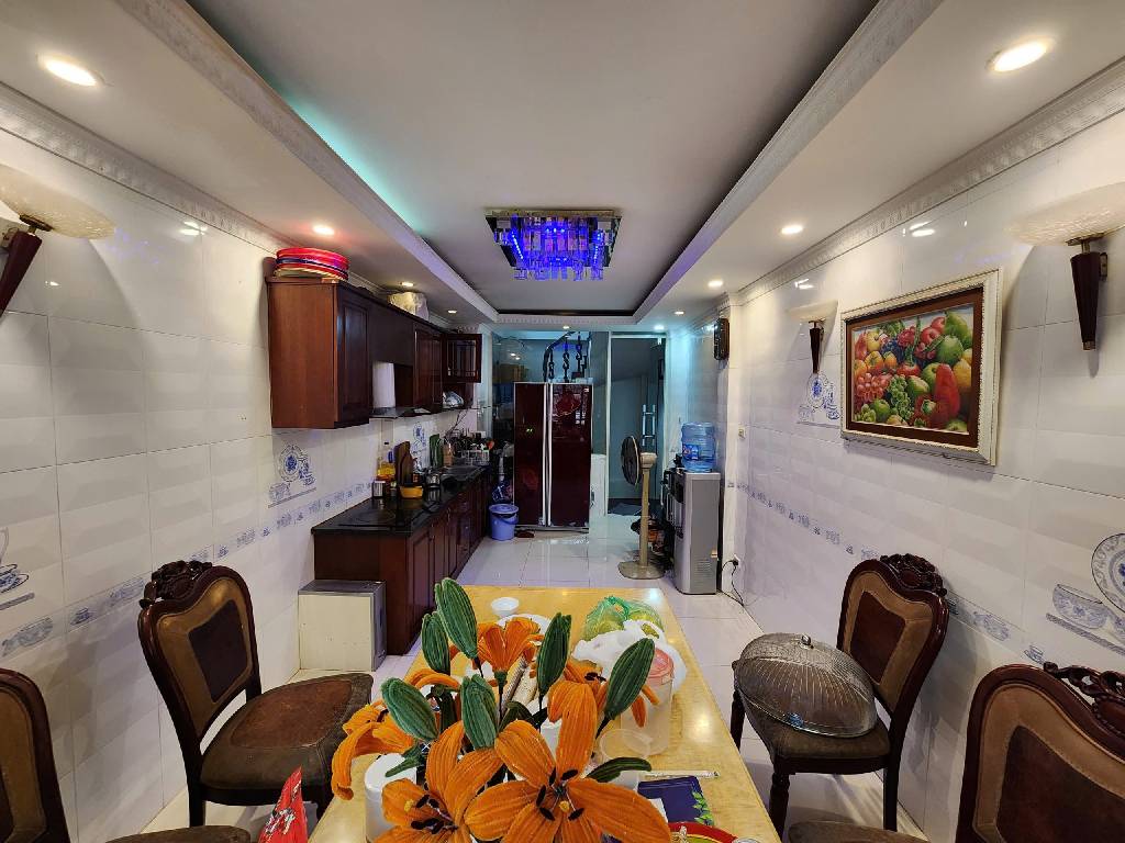 Bán nhà Trần Khát Chân - diện tích 28.2m2 5 tầng - Nhà đẹp dân xây - giá 8,5 tỷ