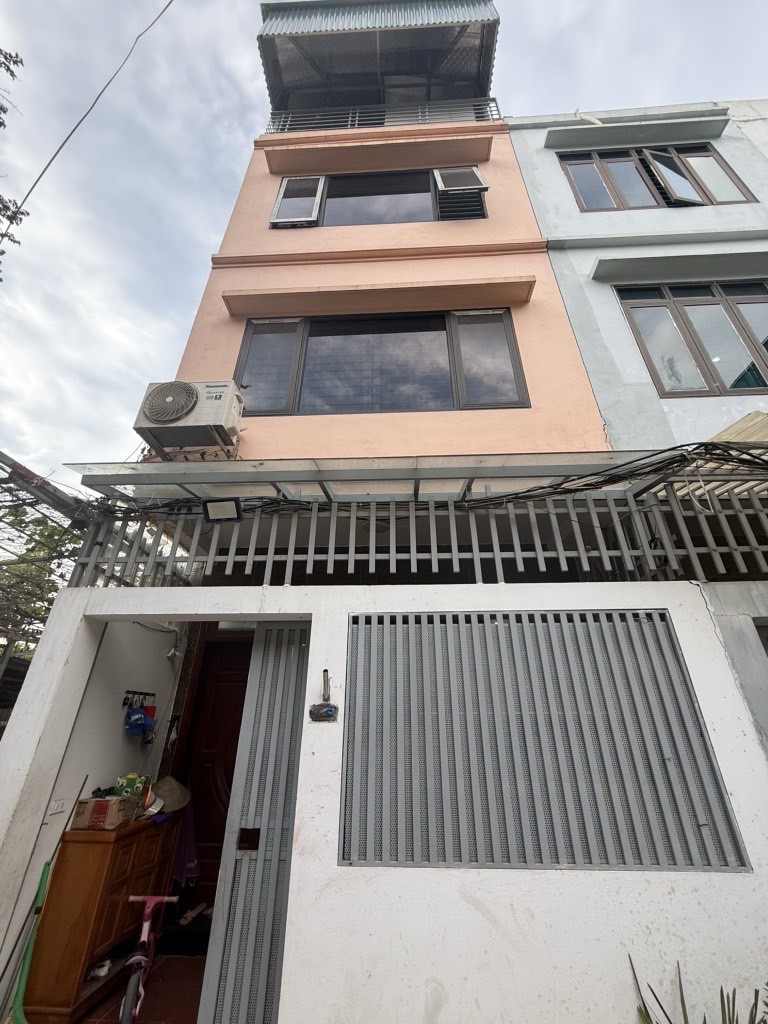 Bán nhà Lê Trọng Tấn - diện tích 61m2 3 tầng - Ô TÔ ĐỖ CỬA - giá 6,35 tỷ