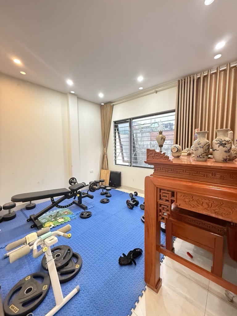 Bán nhà Lê Trọng Tấn - diện tích 61m2 3 tầng - Ô TÔ ĐỖ CỬA - giá 6,35 tỷ