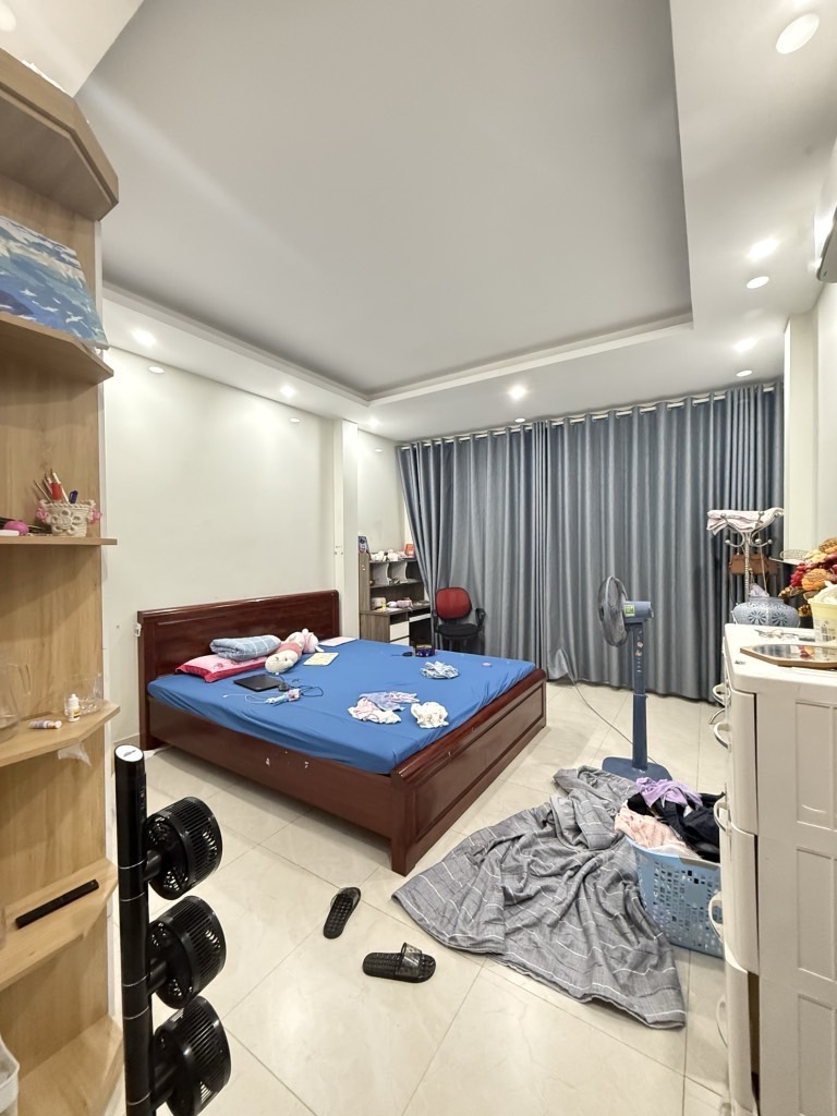 Bán nhà Lê Trọng Tấn - diện tích 61m2 3 tầng - Ô TÔ ĐỖ CỬA - giá 6,35 tỷ