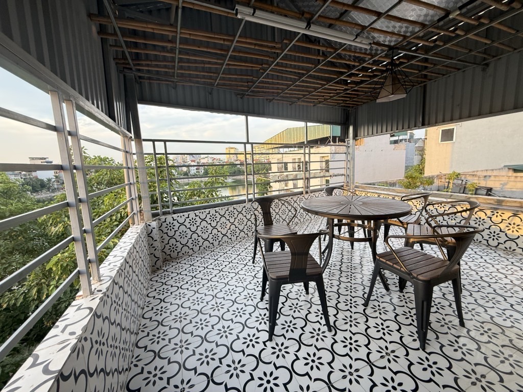 Bán nhà Lê Trọng Tấn - diện tích 61m2 3 tầng - Ô TÔ ĐỖ CỬA - giá 6,35 tỷ