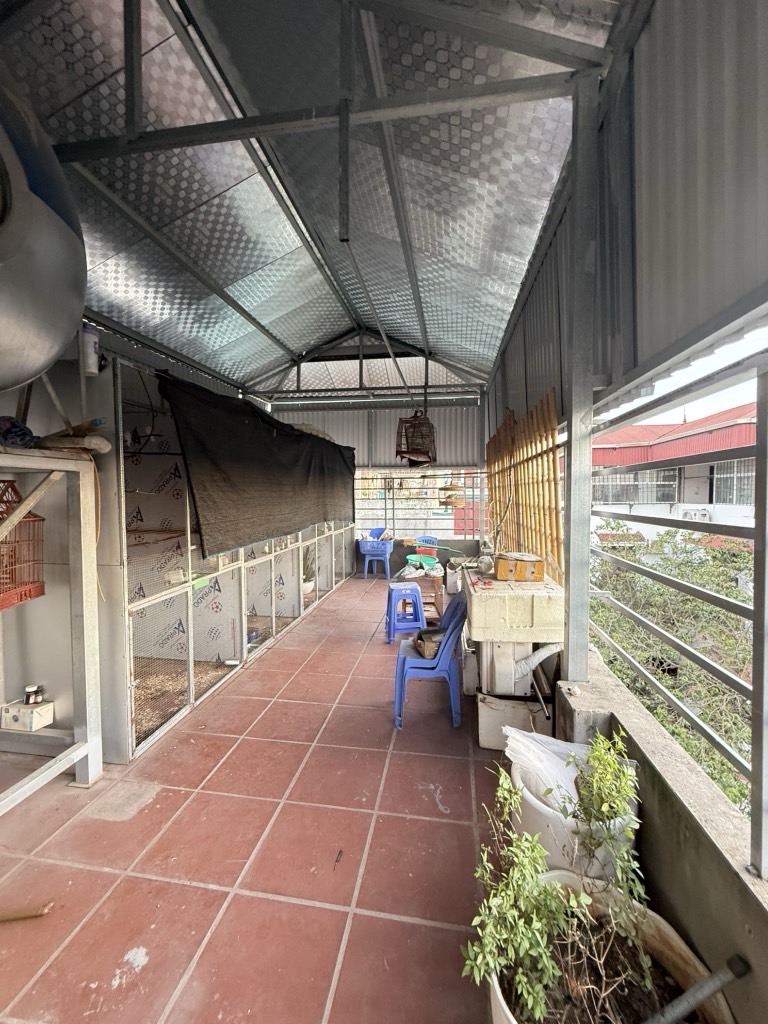 Bán nhà Lê Trọng Tấn - diện tích 61m2 3 tầng - Ô TÔ ĐỖ CỬA - giá 6,35 tỷ