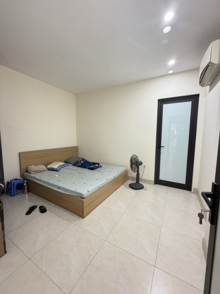 Bán nhà Lê Trọng Tấn - diện tích 61m2 3 tầng - Ô TÔ ĐỖ CỬA - giá 6,35 tỷ