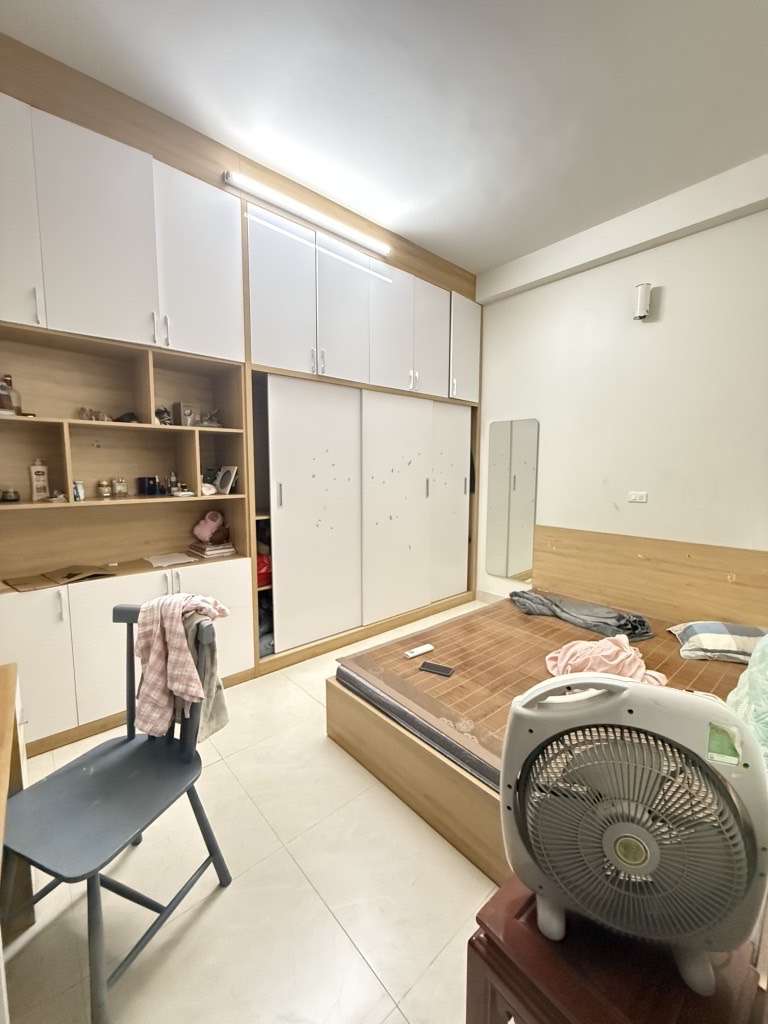 Bán nhà Lê Trọng Tấn - diện tích 61m2 3 tầng - Ô TÔ ĐỖ CỬA - giá 6,35 tỷ