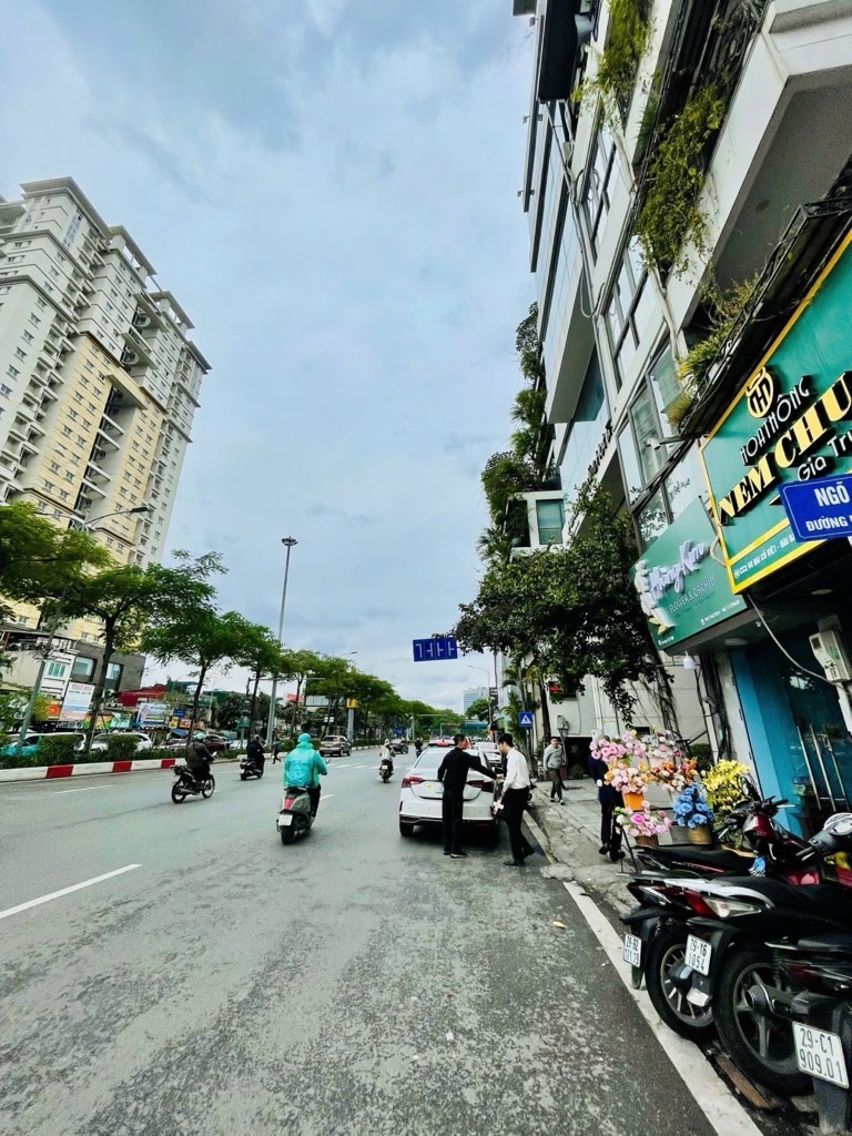 Bán nhà Đại Cổ Việt - diện tích 19,5m2 5 tầng - Lô góc, hai mặt tiền - giá 12,9 tỷ