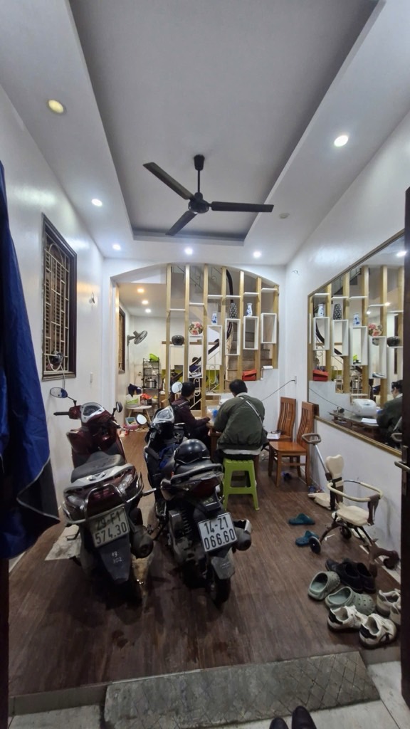 Bán nhà Nguyễn Lương Bằng - diện tích 25,1m2 5 tầng - Lô góc, gần phố - giá 7,2 tỷ