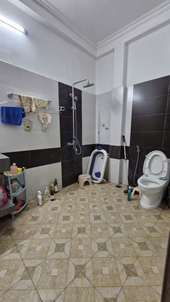 Bán nhà Nguyễn Lương Bằng - diện tích 25,1m2 5 tầng - Lô góc, gần phố - giá 7,2 tỷ