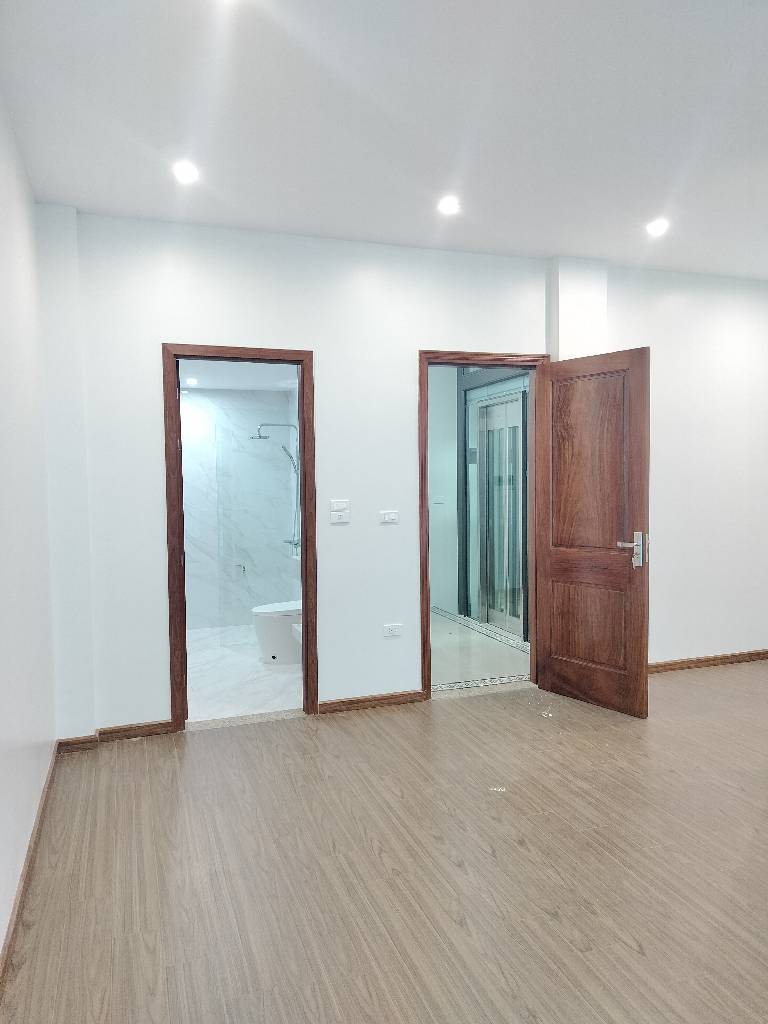 Bán nhà Trần Quý Cáp - diện tích 50.2m2 6 tầng - SIÊU PHẨM LÔ GÓC - giá 19,8 tỷ