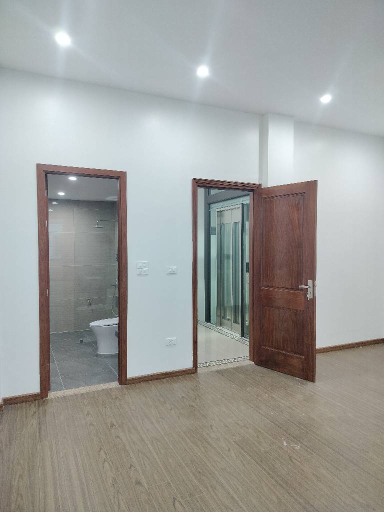 Bán nhà Trần Quý Cáp - diện tích 50.2m2 6 tầng - SIÊU PHẨM LÔ GÓC - giá 19,8 tỷ