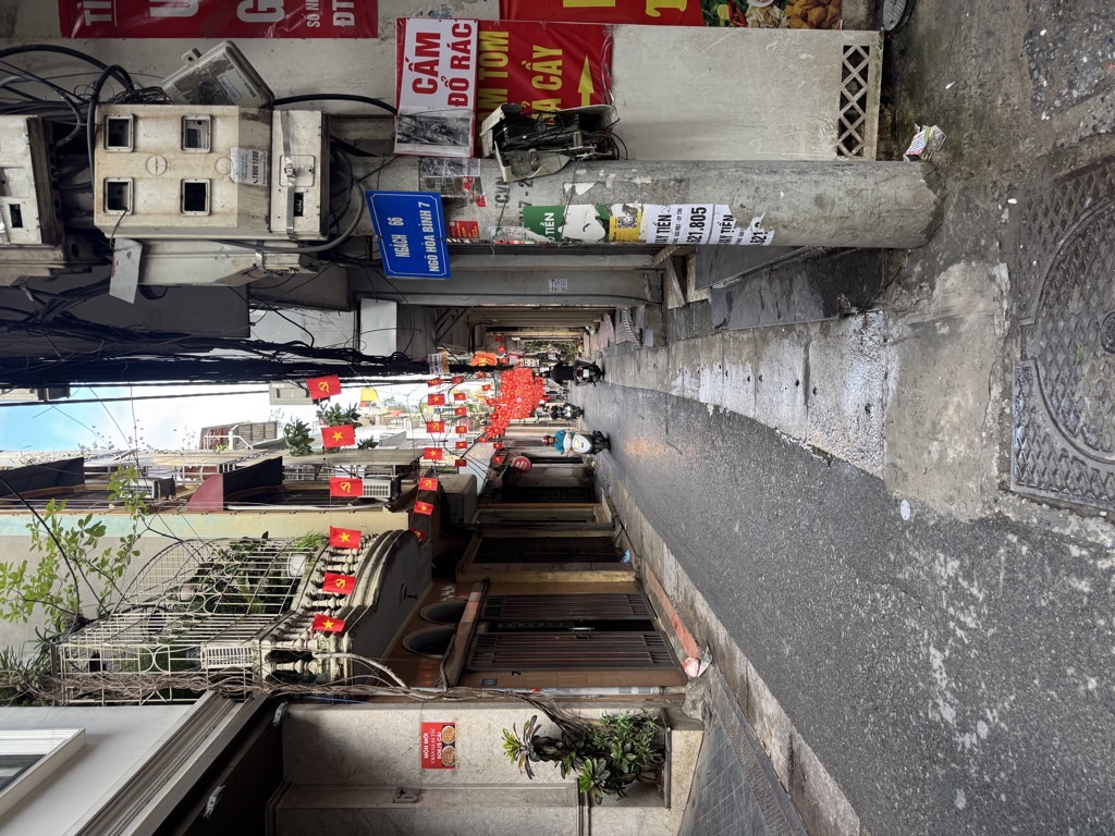 Bán nhà Hoà Bình - diện tích 49m2 2 tầng - Ô tô tránh - giá 11,9 tỷ