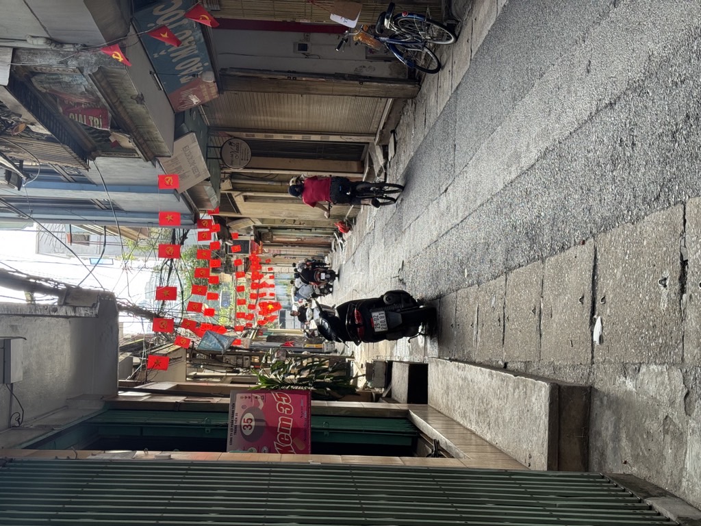 Bán nhà Hoà Bình - diện tích 49m2 2 tầng - Ô tô tránh - giá 11,9 tỷ