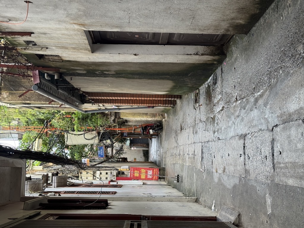 Bán nhà Hoà Bình - diện tích 49m2 2 tầng - Ô tô tránh - giá 11,9 tỷ