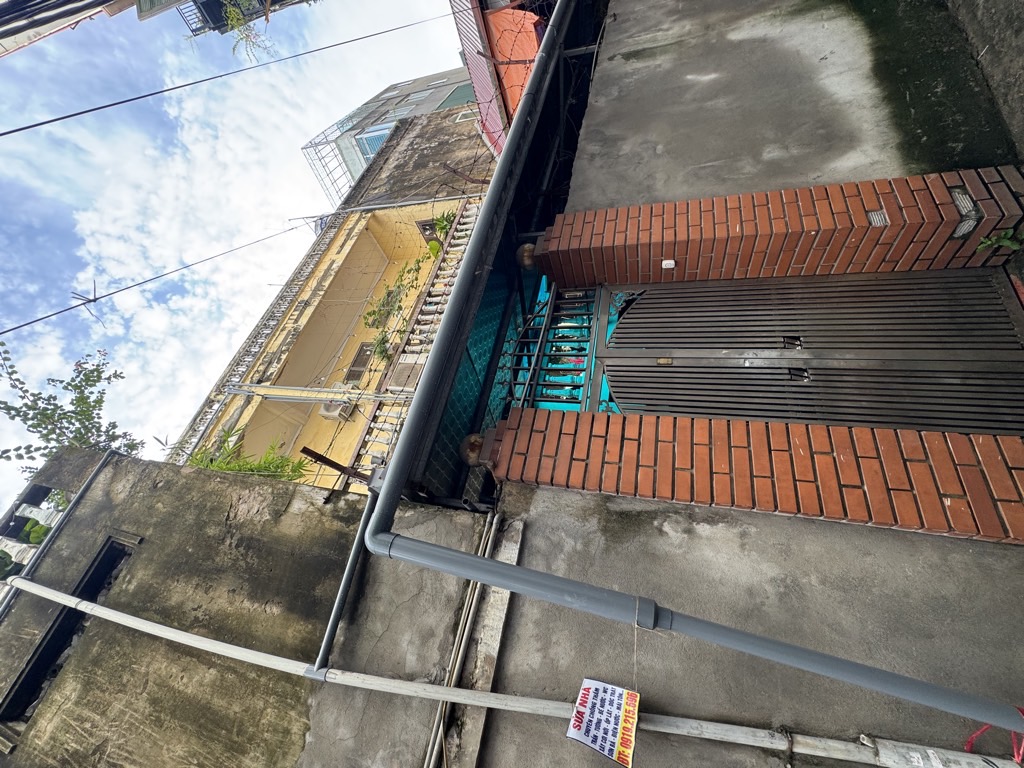 Bán nhà Hoà Bình - diện tích 49m2 2 tầng - Ô tô tránh - giá 11,9 tỷ