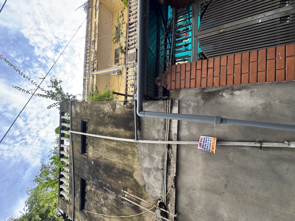 Bán nhà Hoà Bình - diện tích 49m2 2 tầng - Ô tô tránh - giá 11,9 tỷ