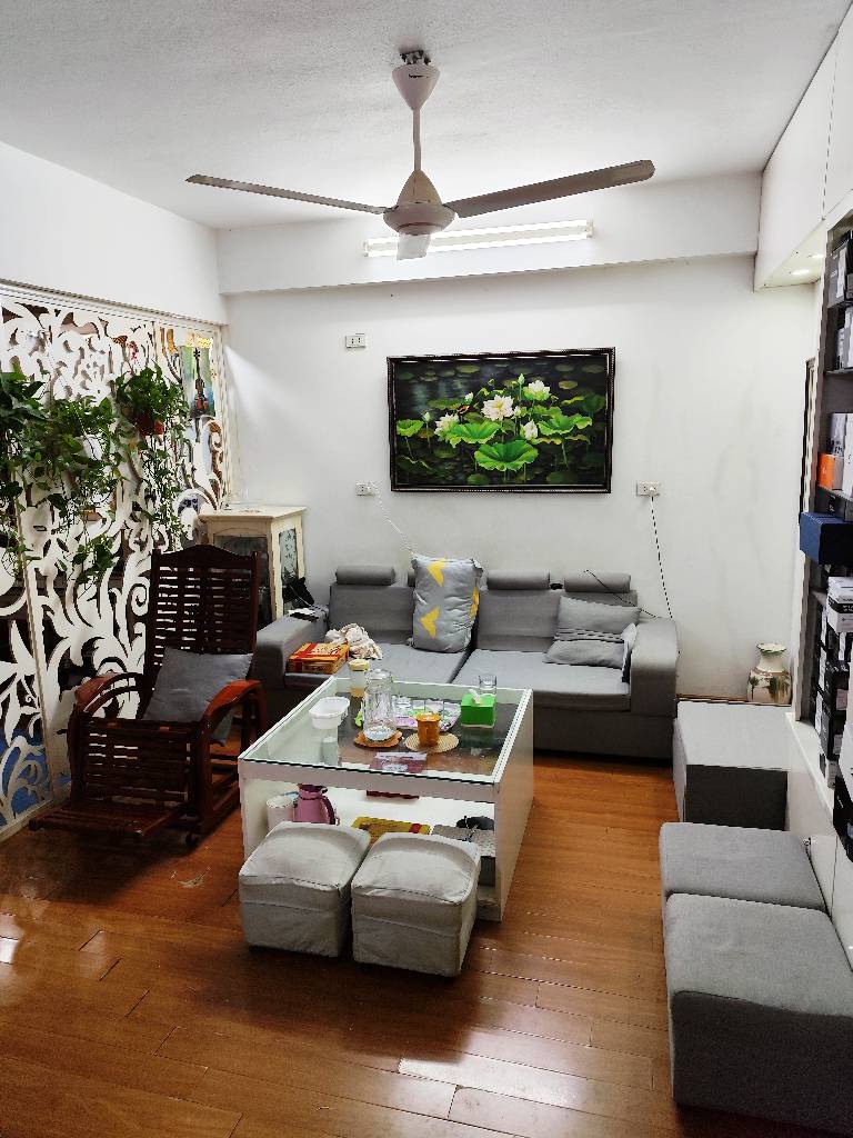 Bán nhà Lê Trọng Tấn - diện tích 96.3m2 2 tầng - Mặt phố tiện lợi - giá 8,6 tỷ