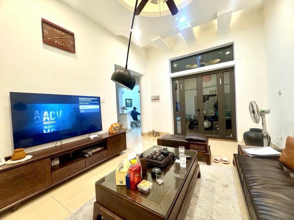 Bán nhà Hoàng Mai - diện tích 61m2 4 tầng - Lô góc hai thoáng - giá 12,8 tỷ