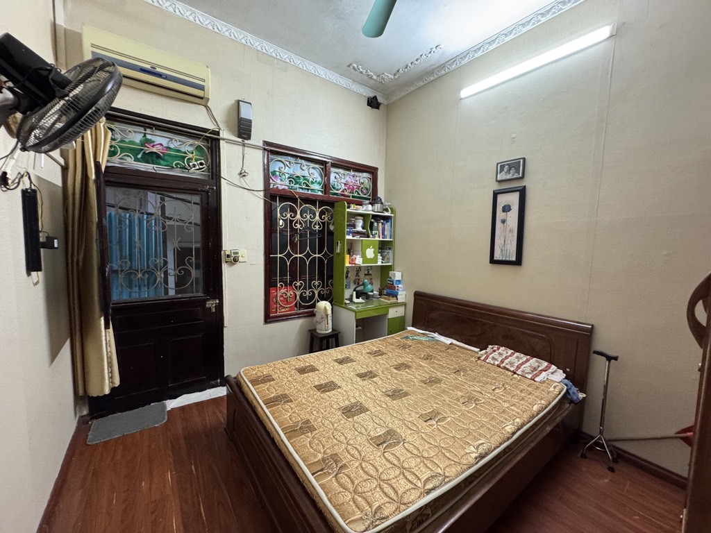 Bán nhà Hào Nam - diện tích 31m2 3 tầng - Cực hiếm - giá 8 tỷ