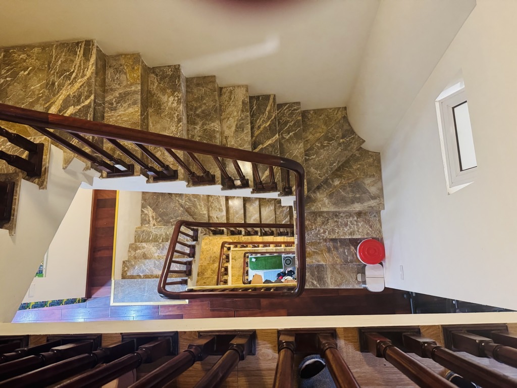 Bán nhà Chùa Bộc - diện tích 43m2 5 tầng - Ngõ nông gần phố - giá 16 tỷ