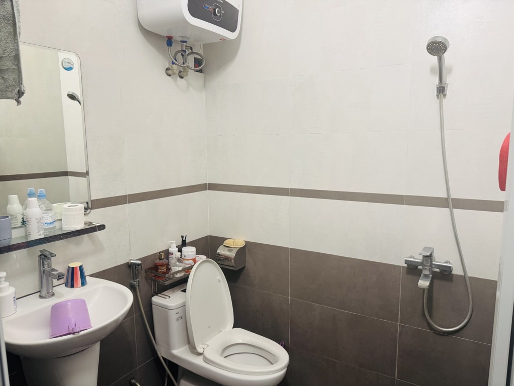 Bán nhà Chùa Bộc - diện tích 43m2 5 tầng - Ngõ nông gần phố - giá 16 tỷ