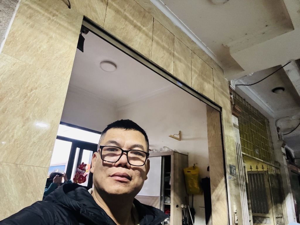 Bán nhà Chùa Bộc - diện tích 43m2 5 tầng - Ngõ nông gần phố - giá 16 tỷ