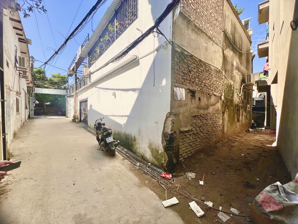 Bán nhà Nguyễn Khoái - diện tích 30m2 5 tầng - ô tô đỗ cửa - giá 5 tỷ