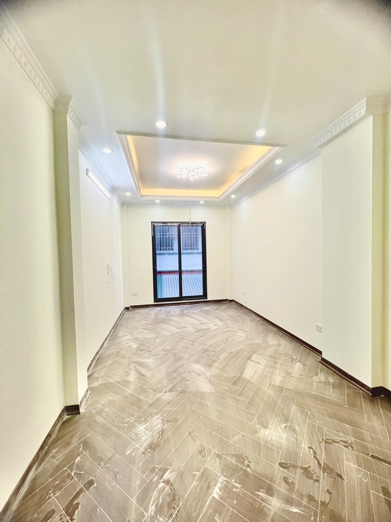 Bán nhà Vĩnh Hưng - diện tích 36m2 5 tầng - Ô TÔ CÁCH NHÀ 10M - giá 11,5 tỷ