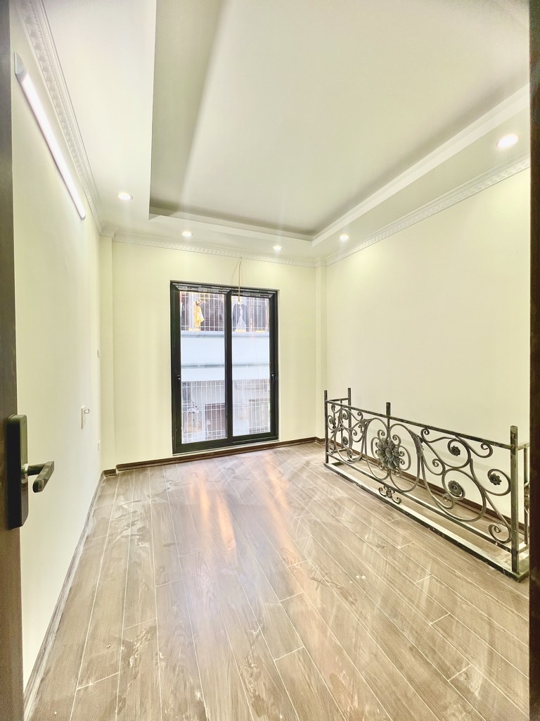 Bán nhà Vĩnh Hưng - diện tích 36m2 5 tầng - Ô TÔ CÁCH NHÀ 10M - giá 11,5 tỷ