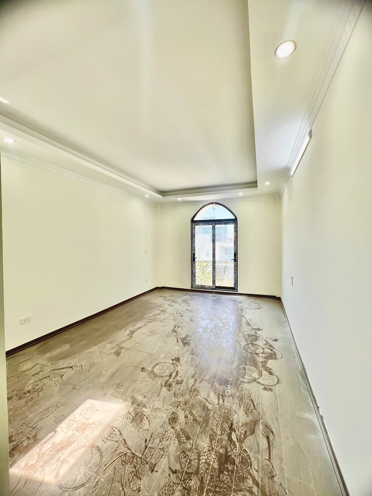 Bán nhà Vĩnh Hưng - diện tích 38m2 5 tầng - LÔ GÓC - Ô TÔ VÀO NHÀ - THANG MÁY - giá 12 tỷ