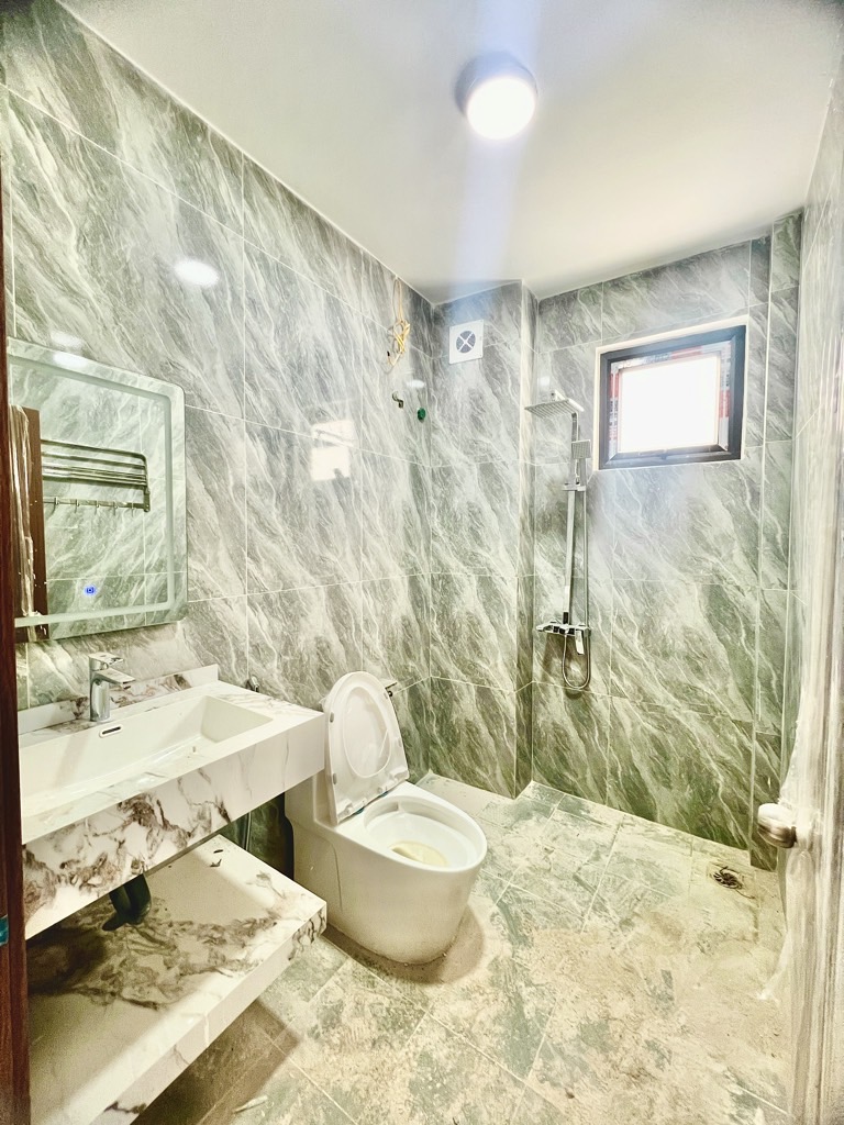 Bán nhà Vĩnh Hưng - diện tích 38m2 5 tầng - LÔ GÓC - Ô TÔ VÀO NHÀ - THANG MÁY - giá 12 tỷ