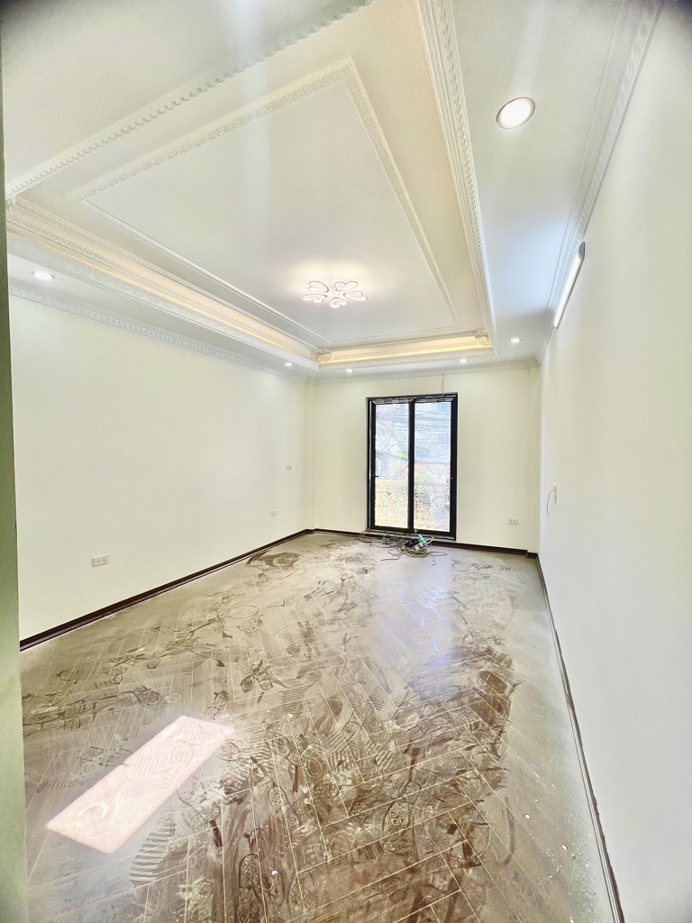 Bán nhà Vĩnh Hưng - diện tích 38m2 5 tầng - LÔ GÓC - Ô TÔ VÀO NHÀ - THANG MÁY - giá 12 tỷ