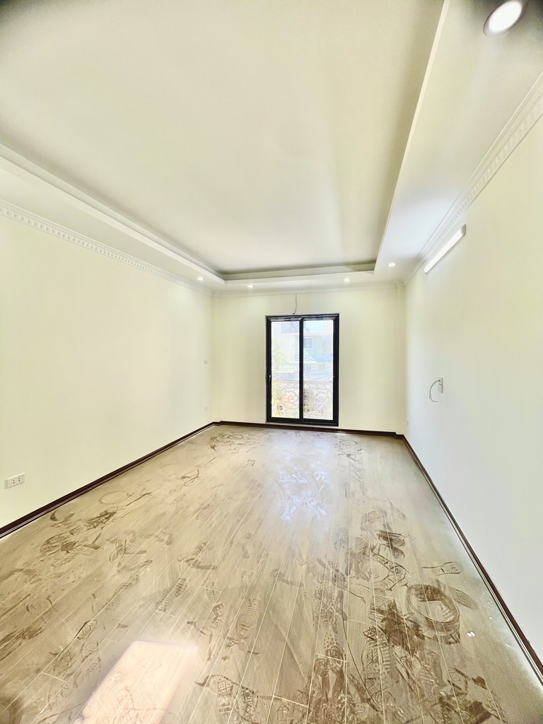 Bán nhà Vĩnh Hưng - diện tích 38m2 5 tầng - LÔ GÓC - Ô TÔ VÀO NHÀ - THANG MÁY - giá 12 tỷ