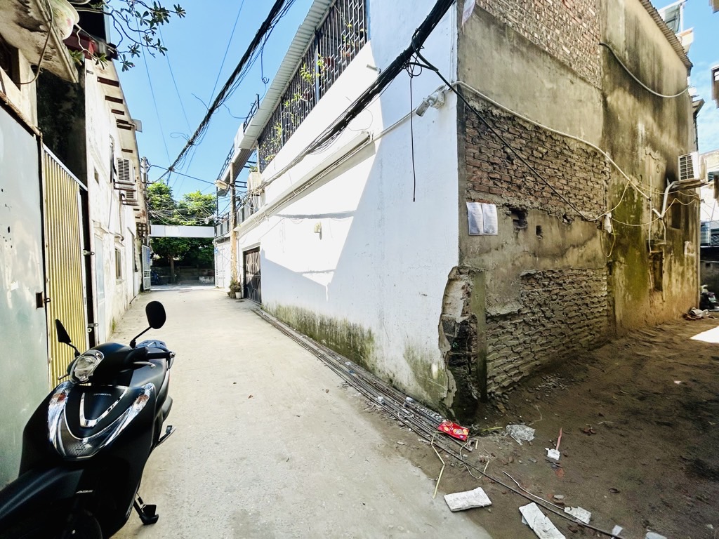 Bán nhà Nguyễn Khoái - diện tích 30m2 5 tầng - Phân lô, nhà mới - giá 5,2 tỷ