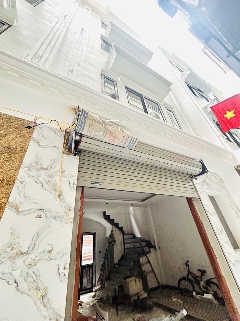 Bán nhà Nguyễn Khoái - diện tích 30m2 5 tầng - gần phố - giá 5,2 tỷ