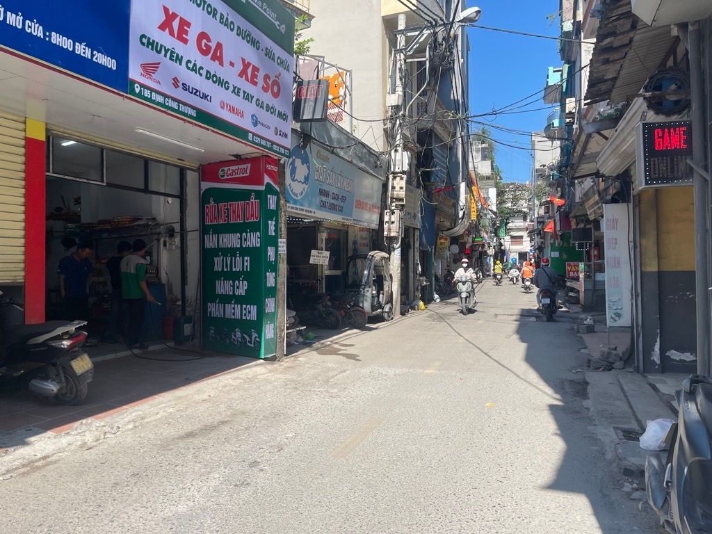 Bán nhà Định Công Thượng - diện tích 56m2 1 tầng - 1 mặt phố - giá 16,2 tỷ