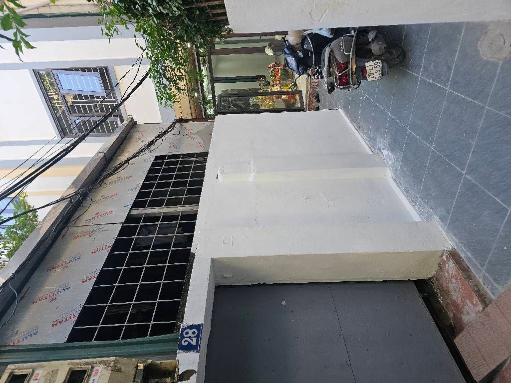 Bán nhà Giáp Bát - diện tích 39,4m2 5 tầng - Thang máy hiện đại - giá 11,4 tỷ