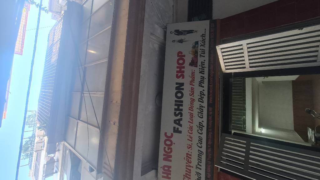 Bán nhà Trịnh Đình Cửu - diện tích 45m2 3 tầng - ô tô vào nhà - giá 9,9 tỷ